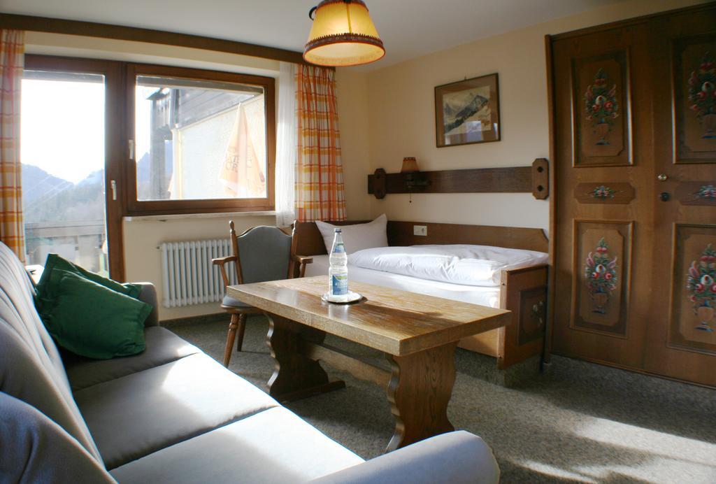 Berghotel Maderhalm Garni Oberstdorf Pokoj fotografie